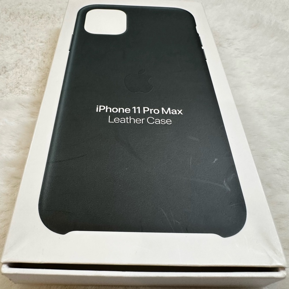 Apple iPhone 11 Pro Max Leather Cover - green